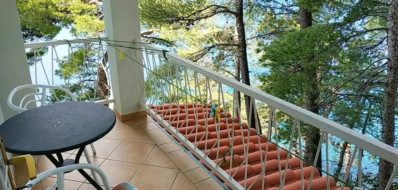 Апартаменты Brela Beach Retreat Экстерьер фото